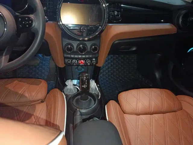MINI Hatch — Фото автомобиля 16