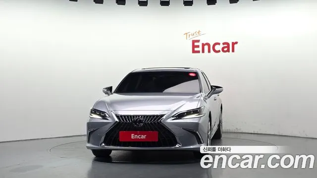 Lexus ES 7th Gen — Фото автомобиля 3