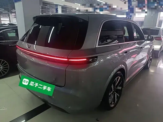 Li Auto L8 — Фото автомобиля 6