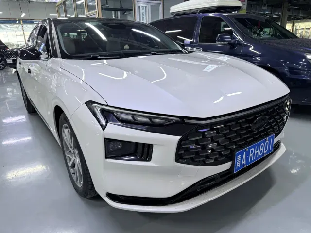 Ford Mondeo — Фото автомобиля 3