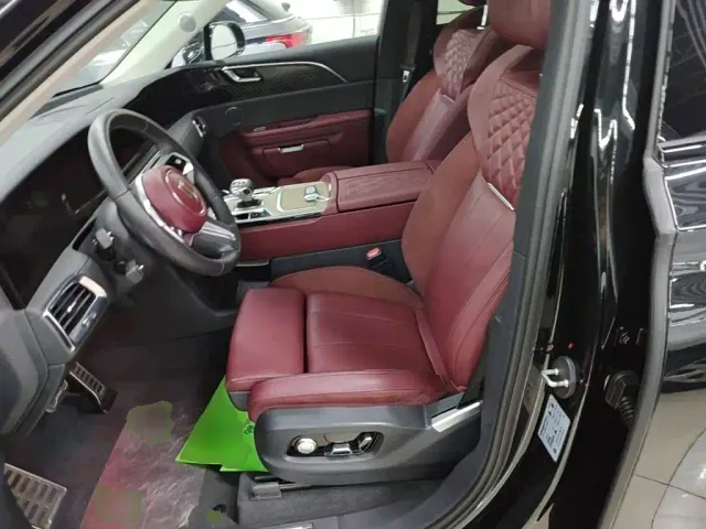 Hongqi E-HS9 — Фото автомобиля 14