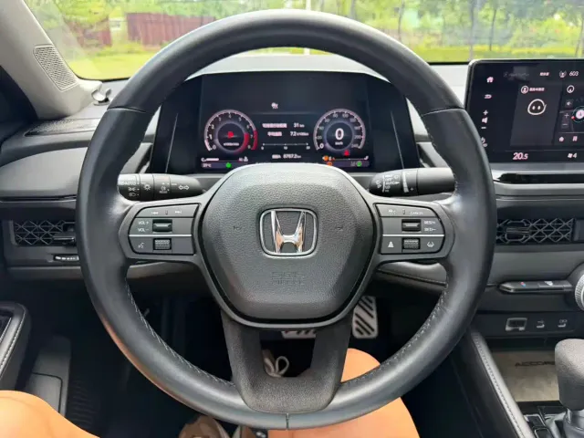 Honda Accord — Фото автомобиля 10