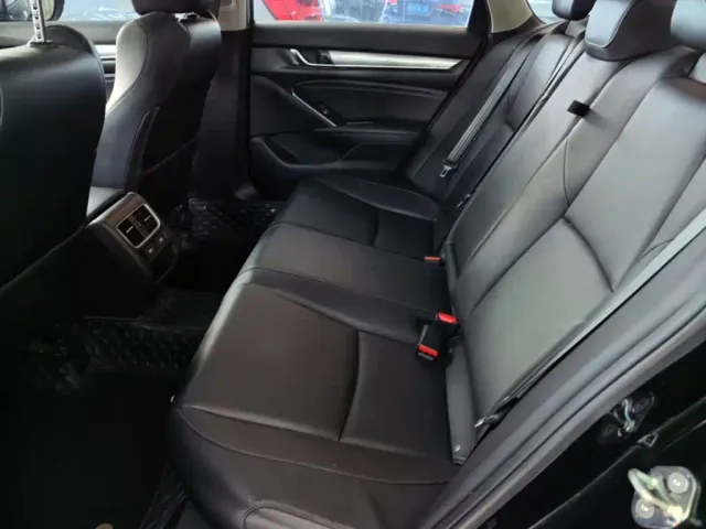 Honda Accord — Фото автомобиля 16