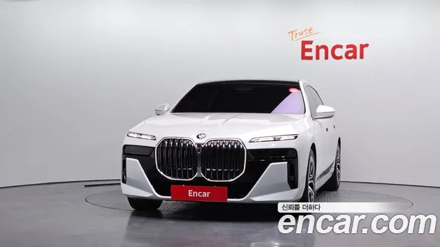 BMW 7-Series 7 серия (G70) 740i xDrive M Sport — Фото автомобиля 3