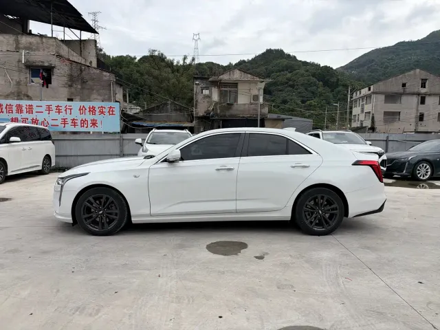 Cadillac CT4 — Фото автомобиля 2