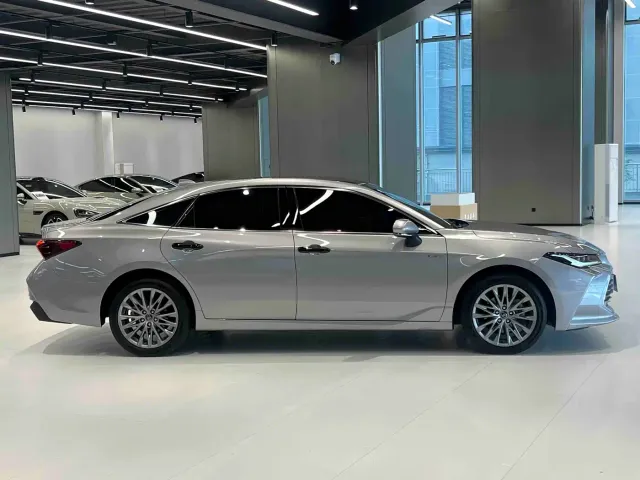 Toyota Avalon — Фото автомобиля 3