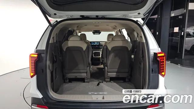 Kia Carnival Generation 4 — Фото автомобиля 20