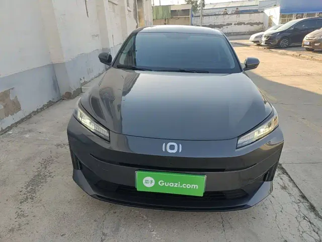 Changan Qiyuan A05 — Фото автомобиля 2