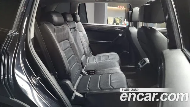 Volkswagen Tiguan — Фото автомобиля 12