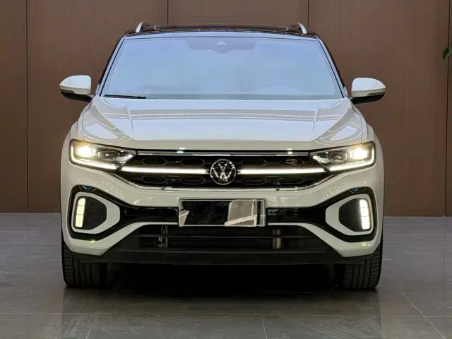 Volkswagen T-Roc — Фото автомобиля 2
