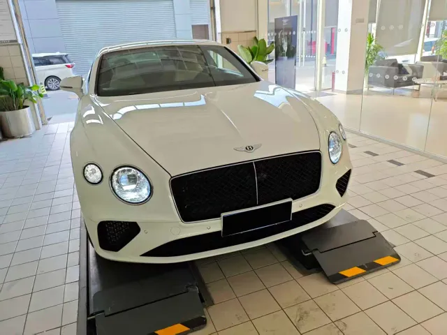 Bentley Continental — Фото автомобиля 2