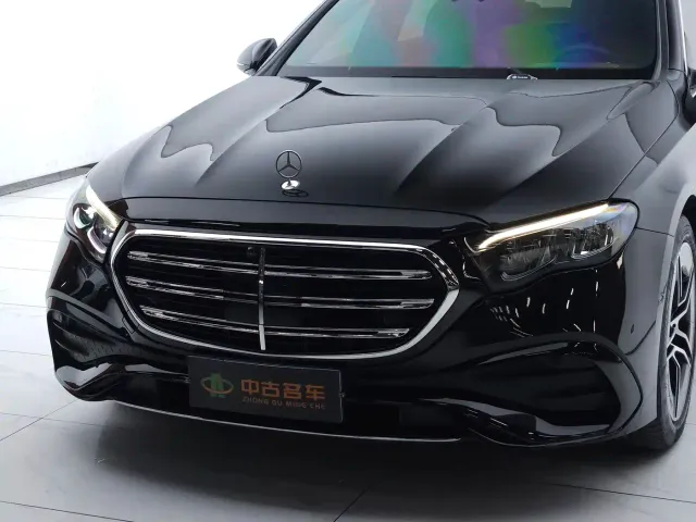 Mercedes-Benz E-Class — Фото автомобиля 25