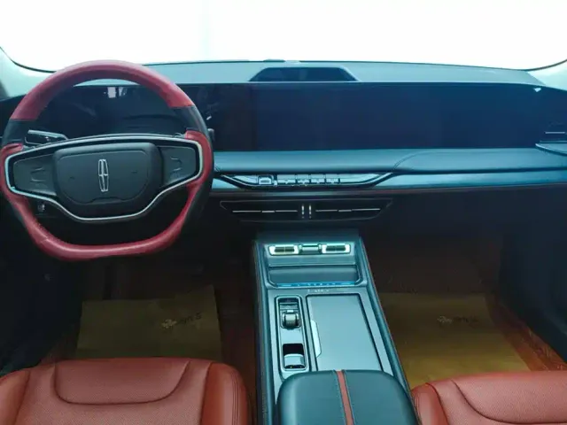 Lincoln Z — Фото автомобиля 12