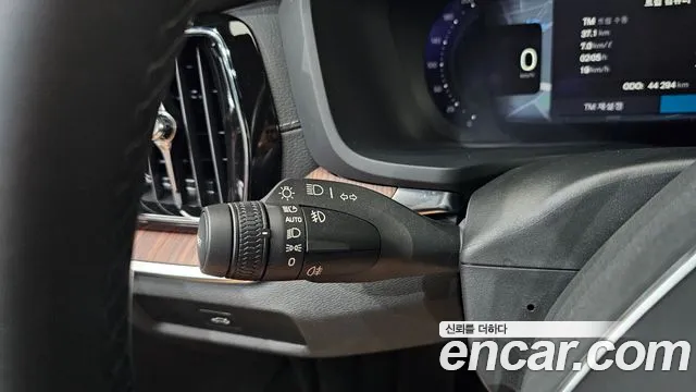 Вольво S60 S60 третьего поколения B5 Ultimate Bright — Фото автомобиля 28