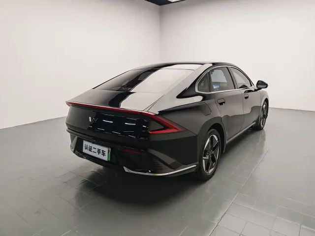 Wuling Starlight — Фото автомобиля 7