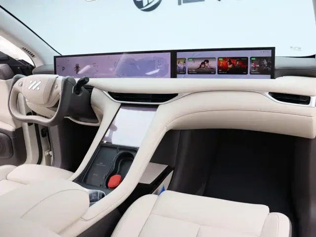 IM Motors LS6 — Фото автомобиля 17