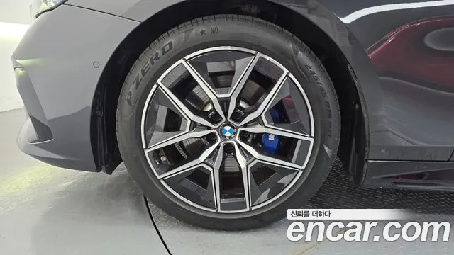 BMW 5 Series G60 — Фото автомобиля 5
