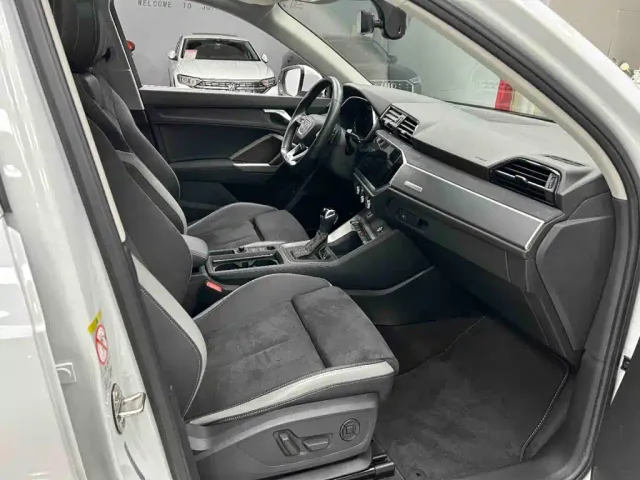 Audi Q3 — Фото автомобиля 11