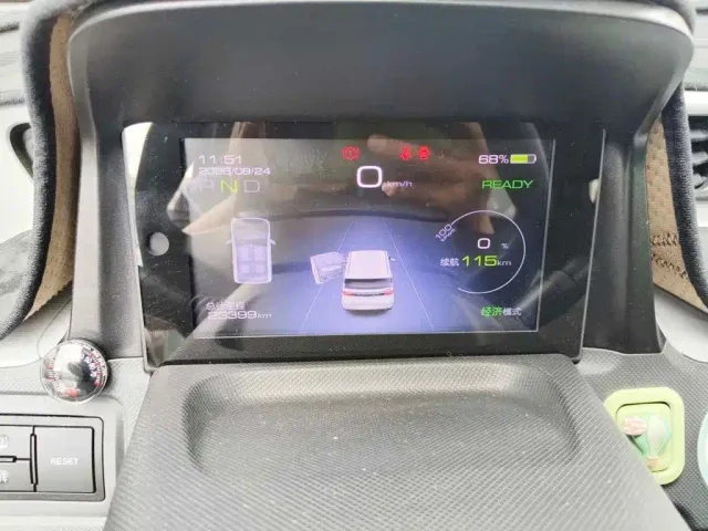 Wuling Motors Hongguang MINIEV 2021 Macaron Premium Edition LFP — Фото автомобиля 4