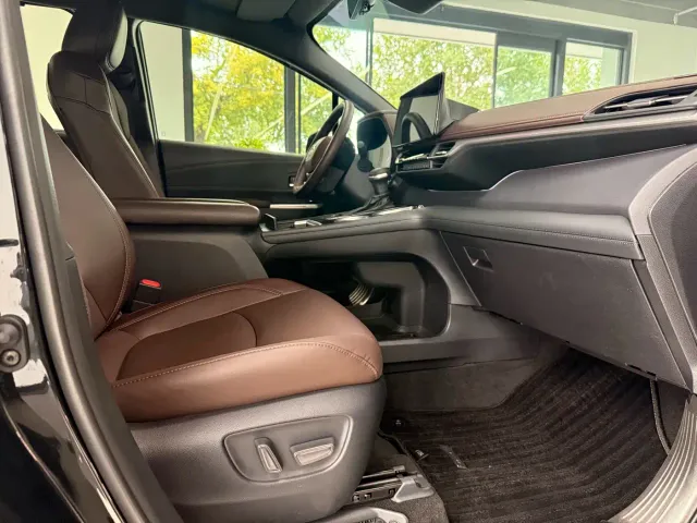 Toyota Granvia — Фото автомобиля 14