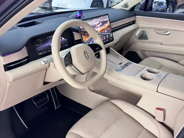 Aito M5 — Фото автомобиля 6