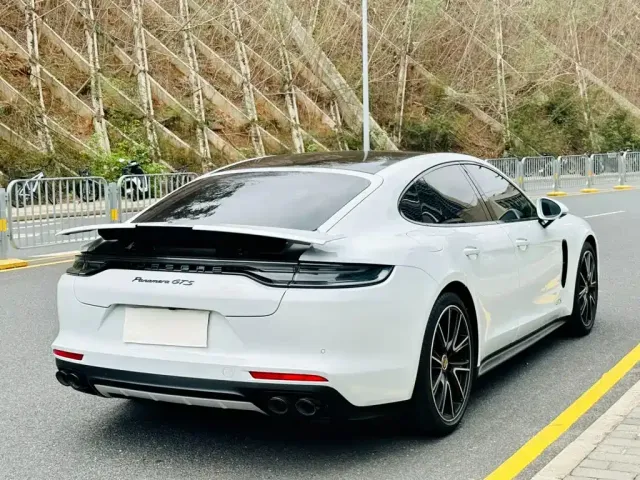 Porsche Panamera — Фото автомобиля 7