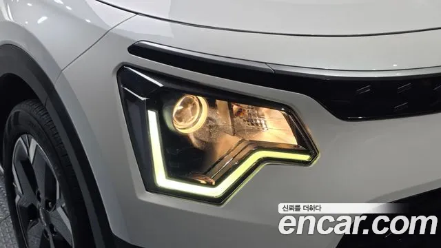 Kia Niro — Фото автомобиля 7