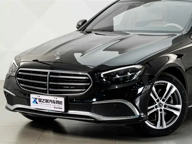 Mercedes-Benz E-Class — Фото автомобиля 2
