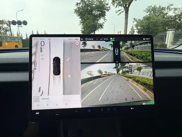 Tesla Model 3 — Фото автомобиля 16