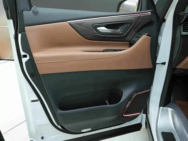 Toyota Vellfire — Фото автомобиля 15