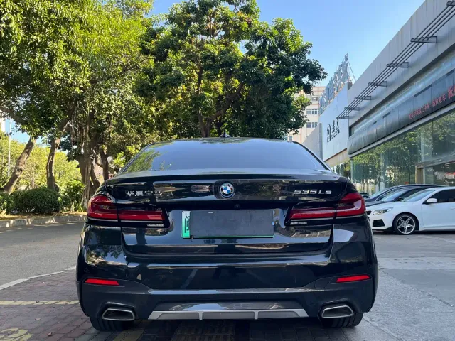 BMW 5 Series — Фото автомобиля 8
