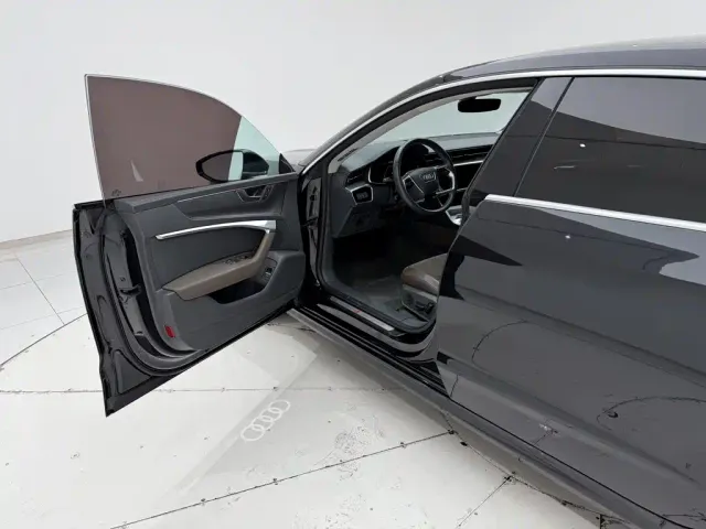 Audi A7L — Фото автомобиля 23