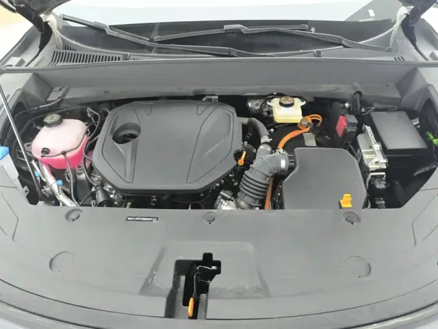 Geely Galaxy Starship 7 EM-i — Фото автомобиля 10