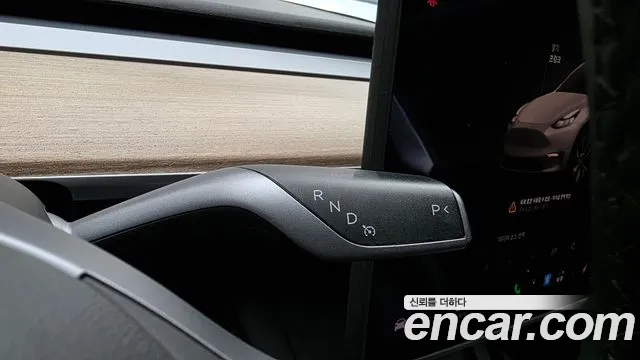 Tesla Model Y — Фото автомобиля 9