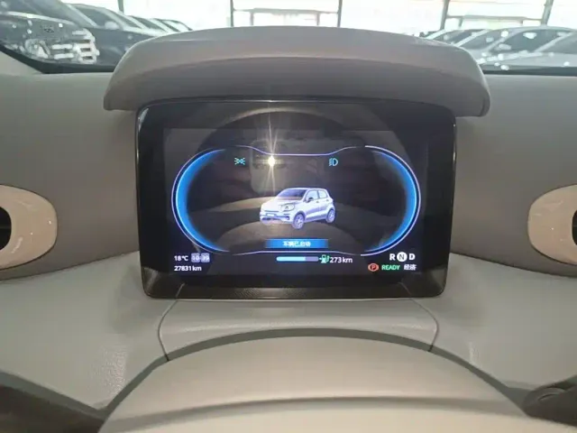 Leapmotor T03 — Фото автомобиля 11
