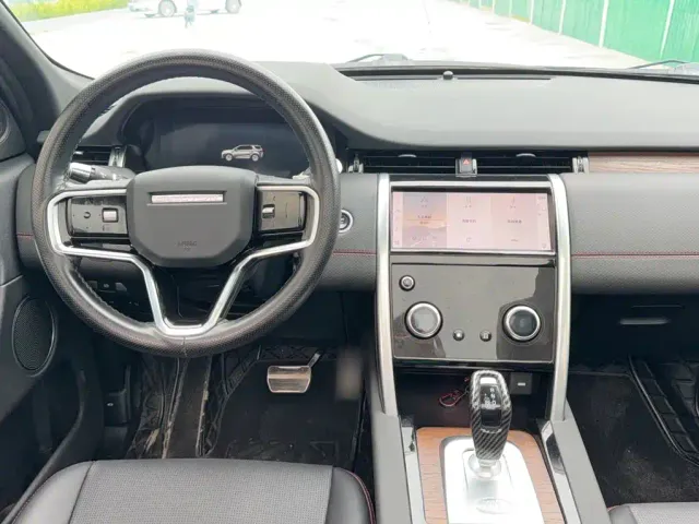 Land Rover Discovery Sport — Фото автомобиля 7