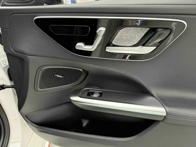 Mercedes-Benz C-Class — Фото автомобиля 16