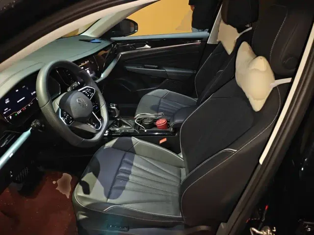Volkswagen Passat — Фото автомобиля 11