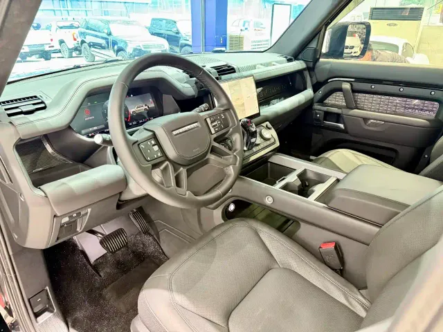 Land Rover Defender — Фото автомобиля 5