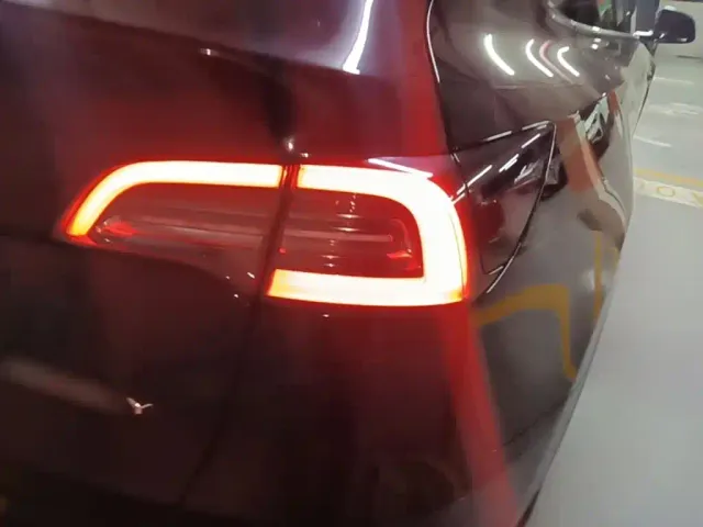 Tesla Model Y — Фото автомобиля 7
