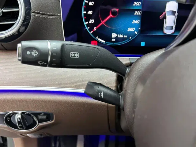 Mercedes-Benz E-Class — Фото автомобиля 7