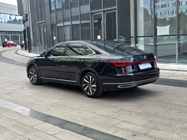 Volkswagen Passat — Фото автомобиля 6