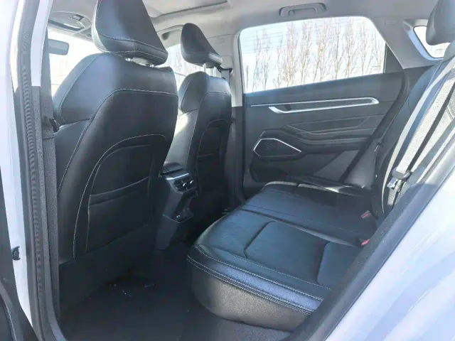 Geely Emgrand — Фото автомобиля 6
