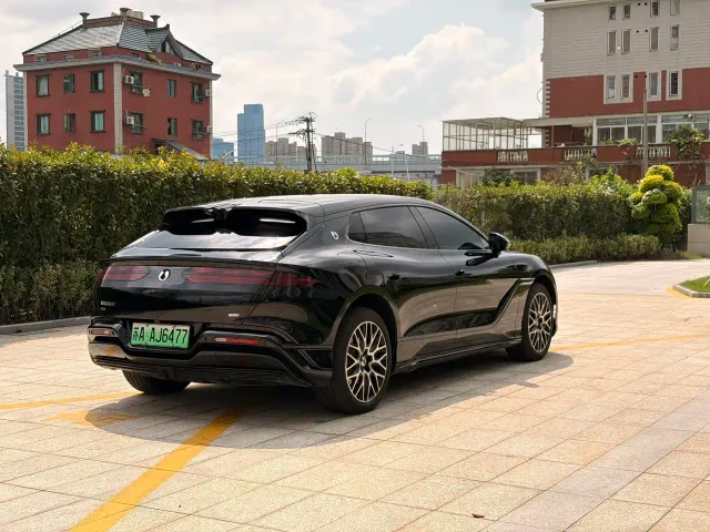 Denza Z9GT — Фото автомобиля 14