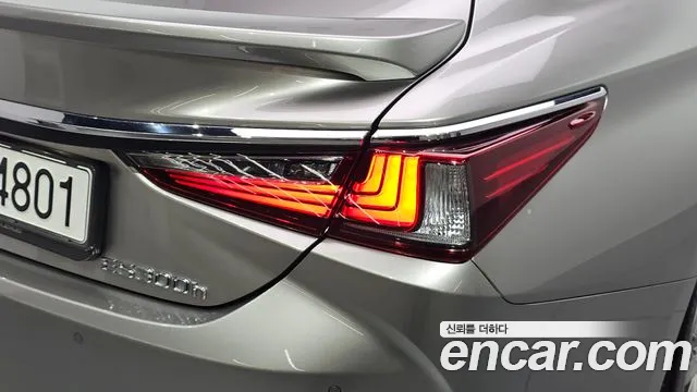 Lexus ES — Фото автомобиля 6