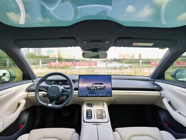Xiaomi SU7 — Фото автомобиля 5