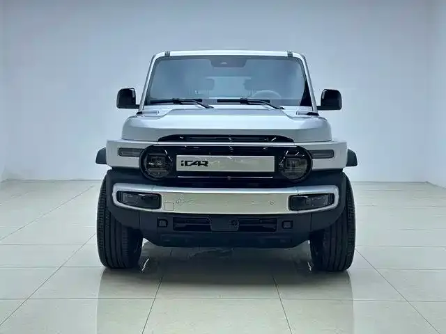 iCAR V23 — Фото автомобиля 2