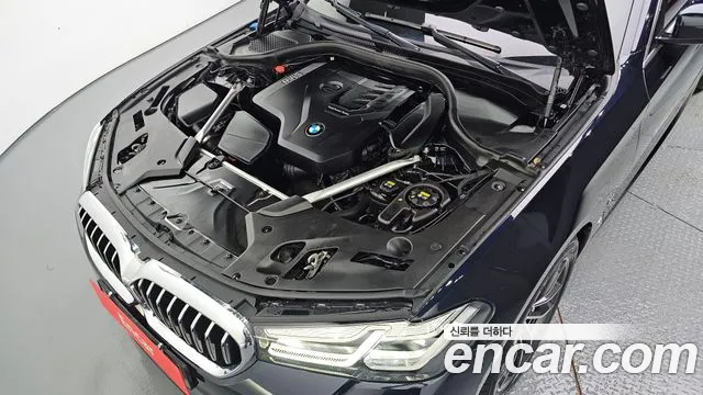 BMW 5-Series — Фото автомобиля 6