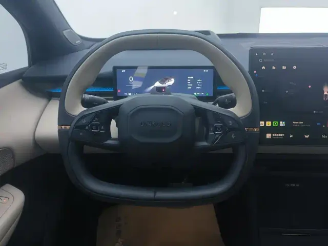 Lynk & Co Z20 — Фото автомобиля 15