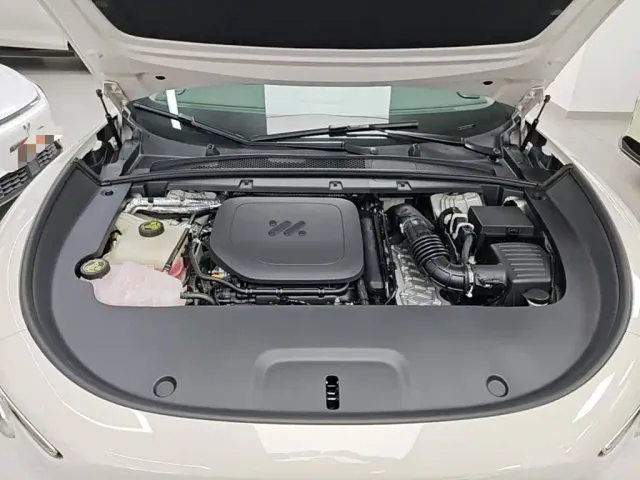 IM Motors LS6 — Фото автомобиля 19